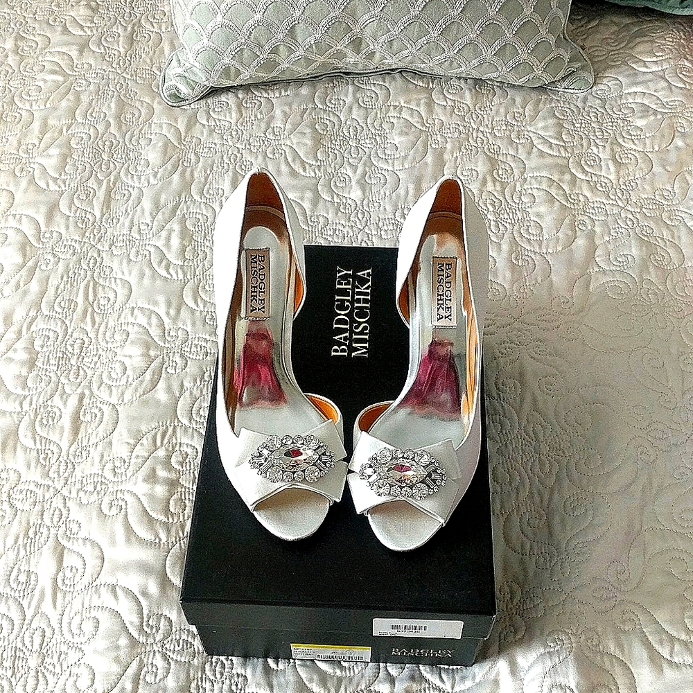 Shoes - Picture 2 of 4